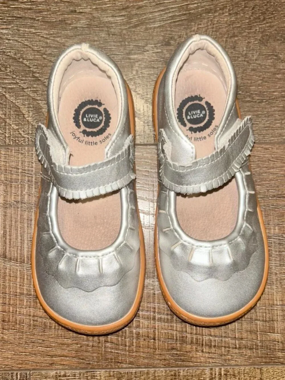 Livie & Luca Silver Flats Girls Size 11